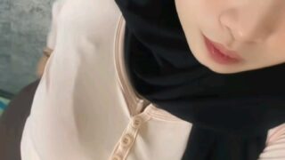Video Viral Terbaru 2025 Bibirmu Menarikku Seperti Gravitasi Abg Hijab Indonesia 2025 Viral